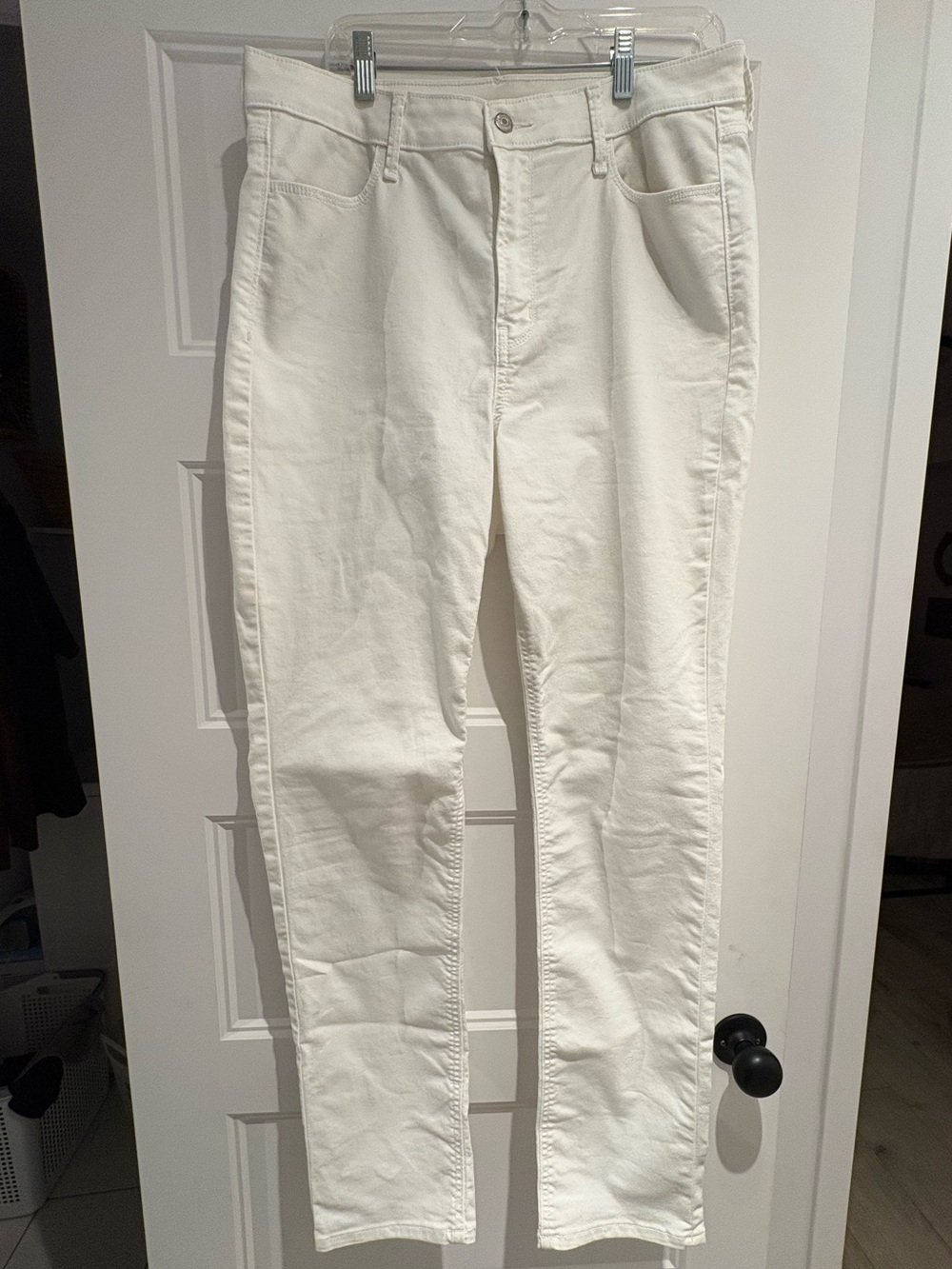 Old Navy White Straight-Leg Jeans Tall like new